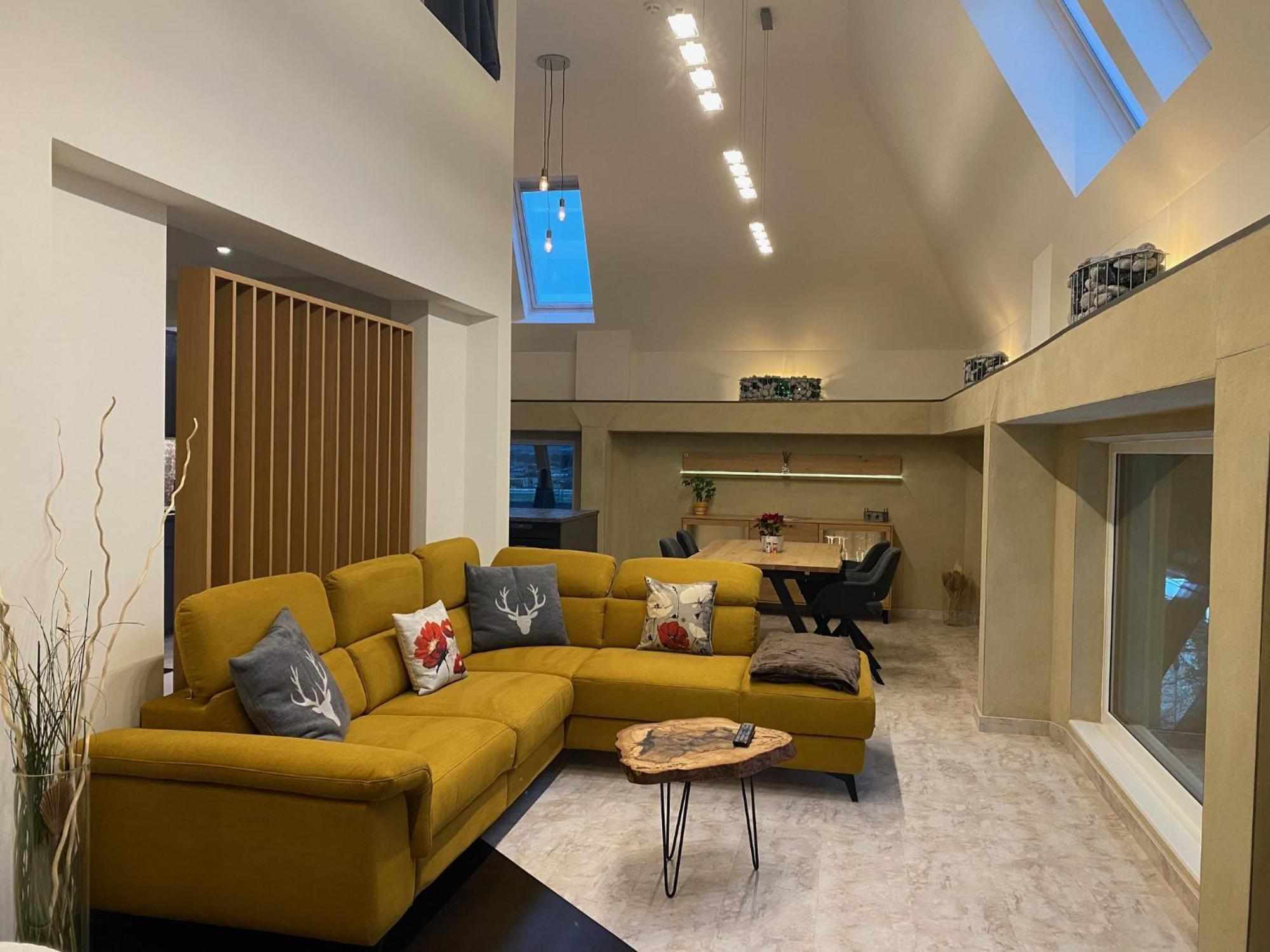 Loft Im Turm Apartment Maishofen Exterior photo